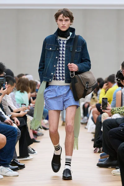 Look 40